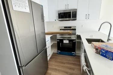 Condo for sale at 305 15739 Fraser Highway Surrey British Columbia - MLS: R3138683