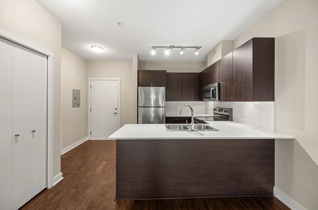 305 20460 DOUGLAS CRESCENT, Langley, BC — Residential for Sale - Photo 2
