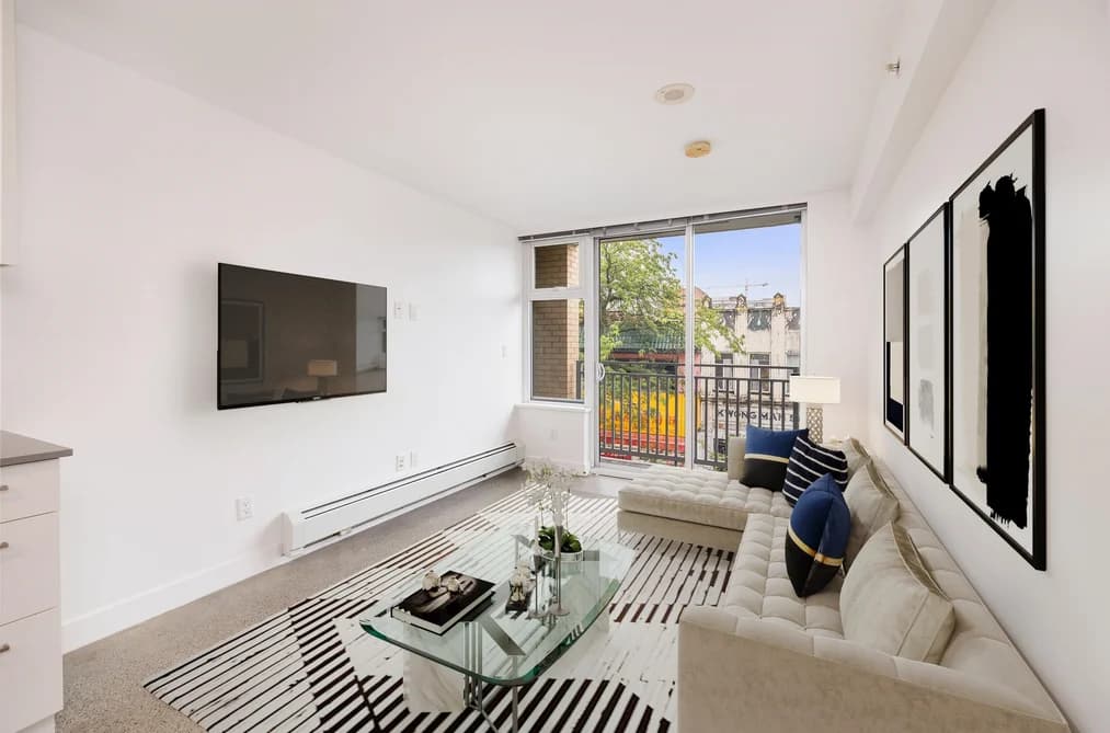 305 231 E PENDER STREET, Vancouver, BC — Residential for Sale - Main Photo