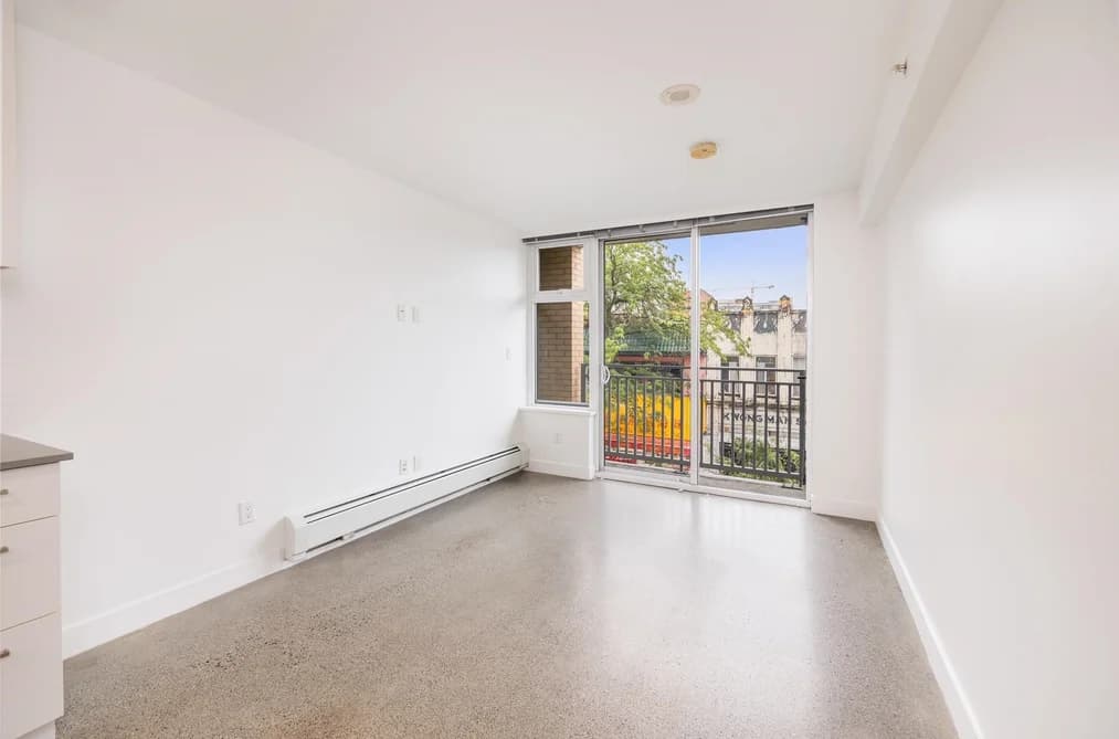 305 231 E PENDER STREET, Vancouver, BC — Residential for Sale - Photo 2