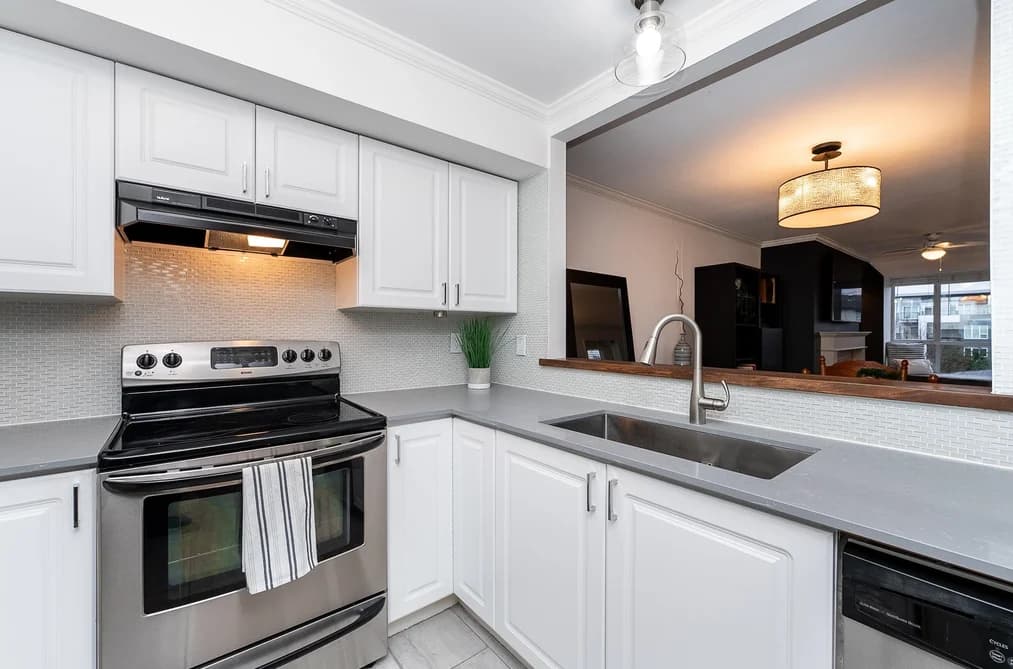 305 2340 HAWTHORNE AVENUE, Port Coquitlam, BC — Residential for Sale - Main Photo