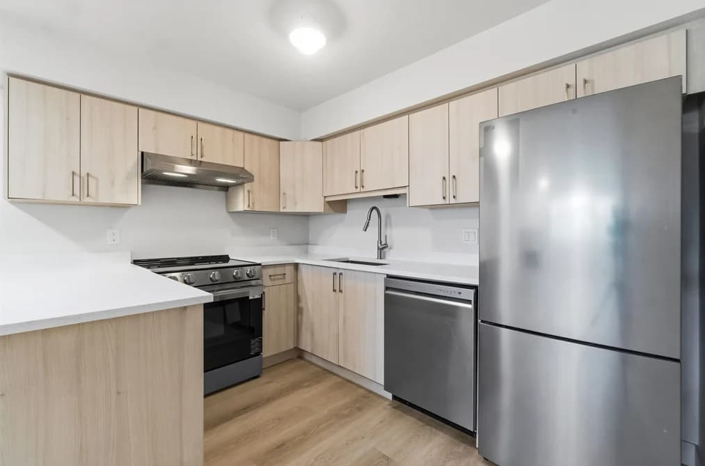 305 2928 COMMERCIAL DRIVE, Vancouver, BC — Residential for Sale - Photo 2