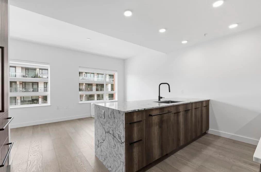 305 3590 W 39TH AVENUE, Vancouver, BC — Residential for Sale - Photo 2