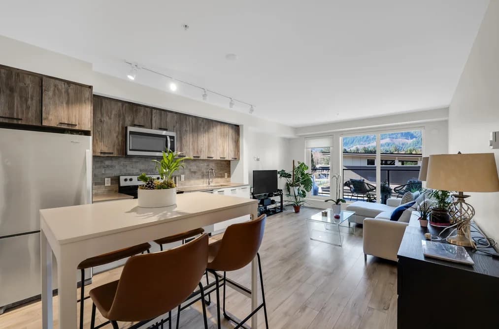 305 38013 THIRD AVENUE, Squamish, BC — Residential for Sale - Main Photo