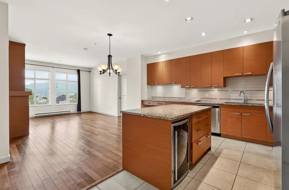 305 4365 HASTINGS STREET, Burnaby, BC — Residential for Sale - Photo 2