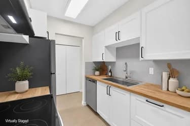 Condo for sale at 305 466 E Eighth Avenue New Westminster British Columbia - MLS: R3154735