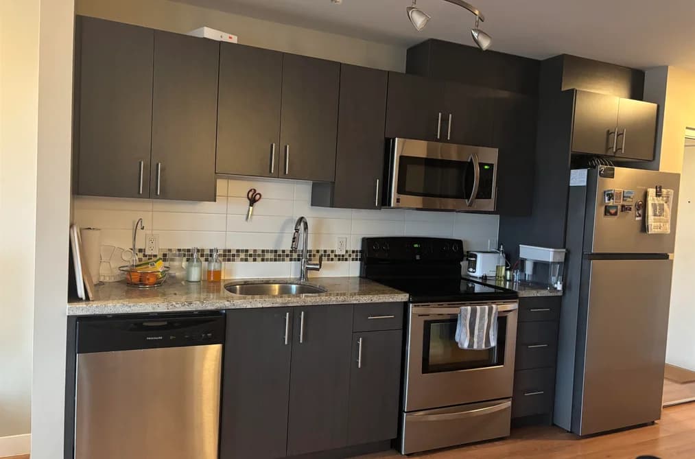 305 7738 EDMONDS STREET, Burnaby, BC — Residential for Sale - Photo 2