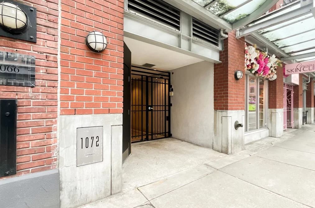 306 1072 HAMILTON STREET, Vancouver, BC — Residential for Sale - Photo 2