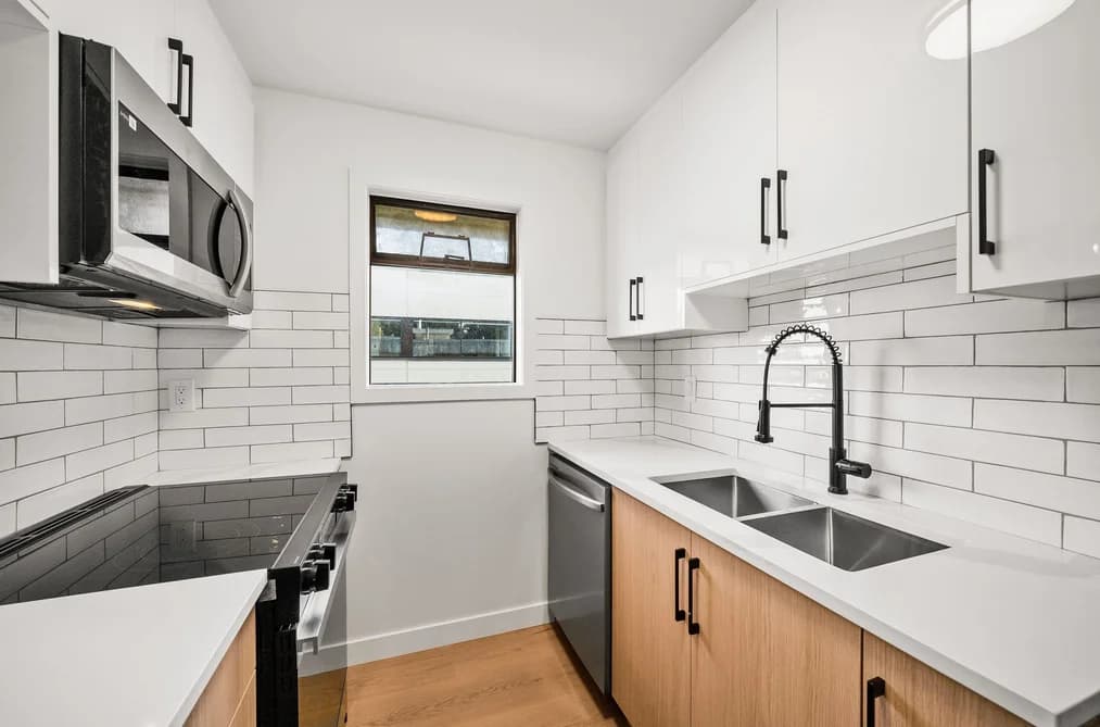 Condo for sale at 306 1526 George Street White Rock British Columbia - MLS: R3142311
