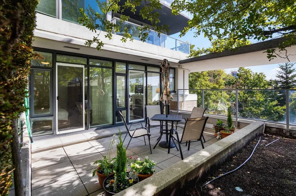 306 158 W 13TH STREET, North Vancouver, BC — Residential for Sale - Photo 2