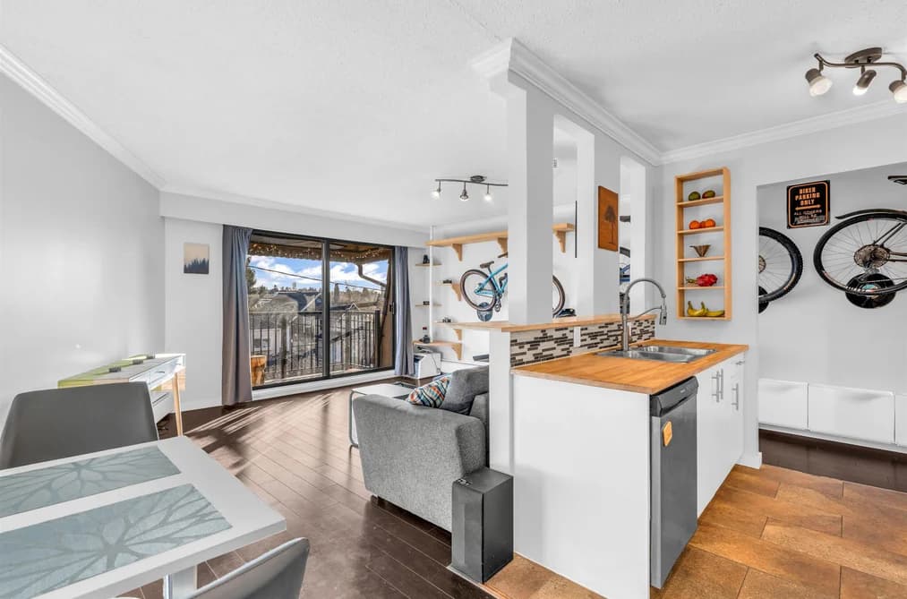306 2222 CAMBRIDGE STREET, Vancouver, BC — Residential for Sale - Photo 2