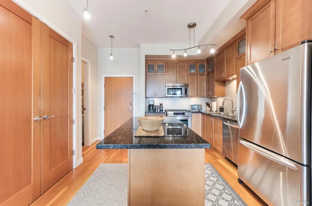 306 240 SALTER STREET, New Westminster, BC — Residential for Sale - Photo 2