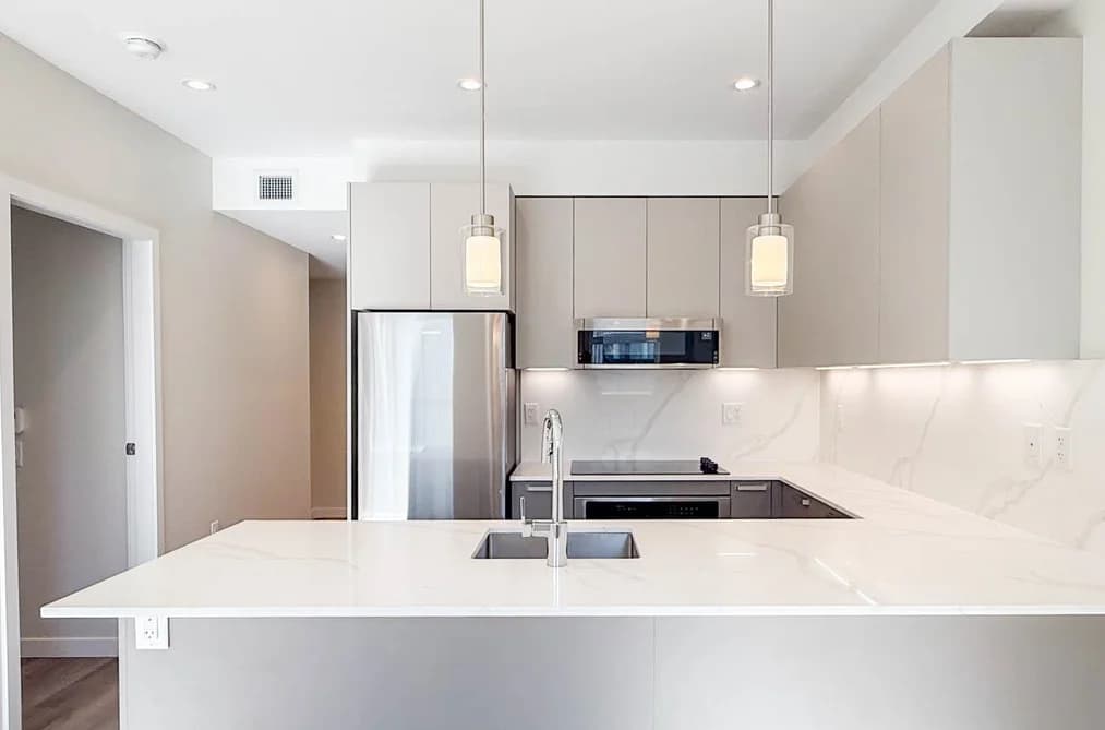 306 3588 HULL STREET, Vancouver BC V5N 4R9 - Photo 1