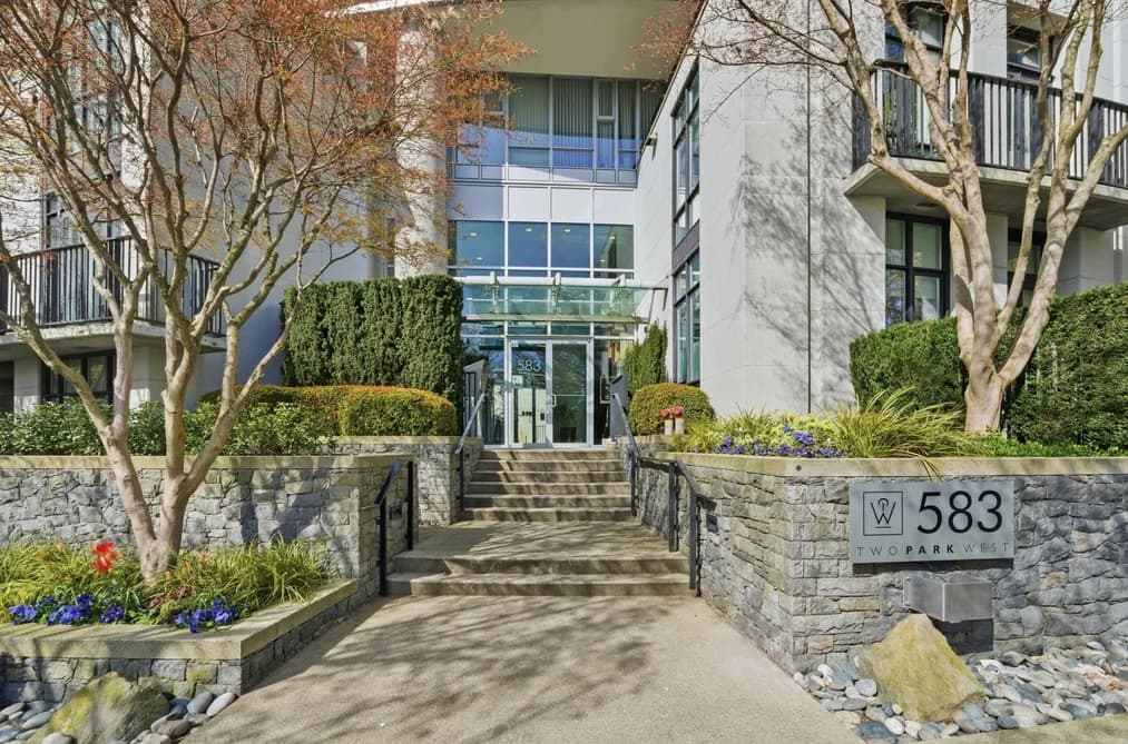 306 583 BEACH CRESCENT, Vancouver, BC — Residential for Sale - Photo 2