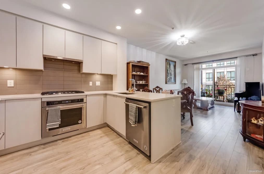 306 621 REGAN AVENUE, Coquitlam, BC — Residential for Sale - Photo 2