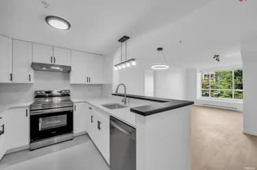 Condo for sale at 306 6833 Village Green Burnaby British Columbia - MLS: R3160549