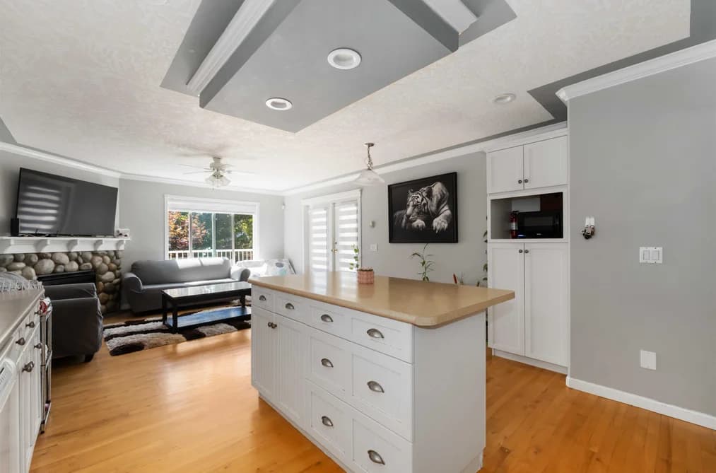 30626 CRESTVIEW AVENUE, Abbotsford, BC — Residential for Sale - Photo 2