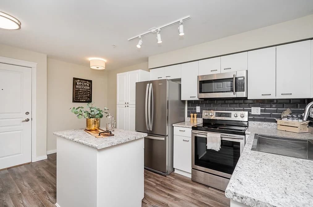 307 15210 PACIFIC AVENUE, White Rock, BC — Residential for Sale - Main Photo