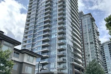 Condo for sale at 307 3102 Windsor Gate Coquitlam British Columbia - MLS: R3130164