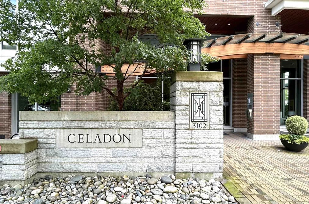 307 3102 WINDSOR GATE, Coquitlam, BC — Residential for Sale - Photo 2