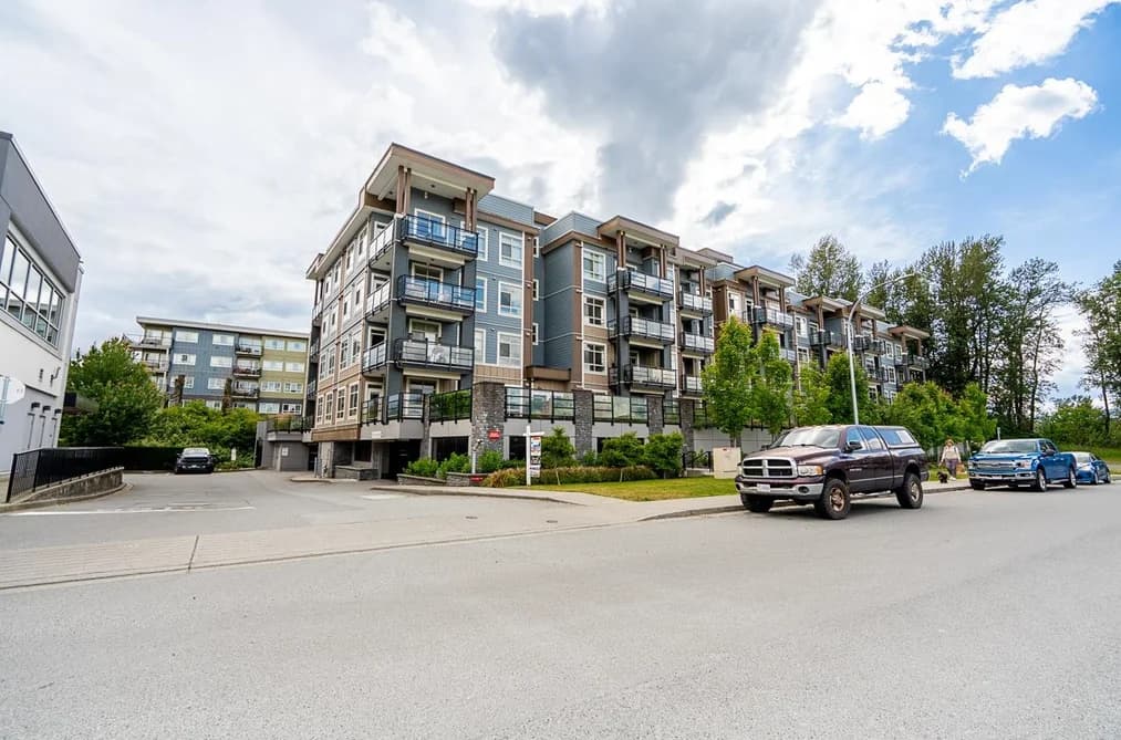 307 45562 AIRPORT ROAD, Chilliwack, BC — Residential for Sale - Photo 2