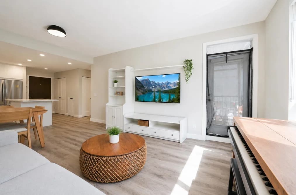 307 615 COTTONWOOD AVENUE, Coquitlam, BC — Residential for Sale - Main Photo
