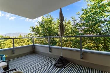 Condo for sale at 307 9298 University Crescent Burnaby British Columbia - MLS: R3138238