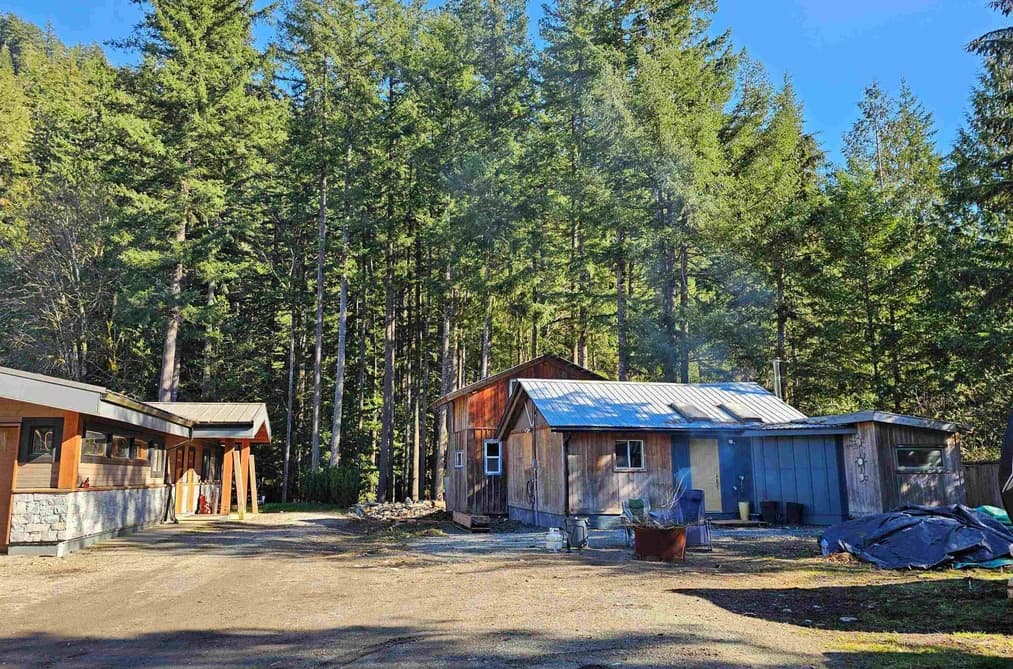 3070 MIDNIGHT WAY, Squamish, BC — Residential for Sale - Photo 2