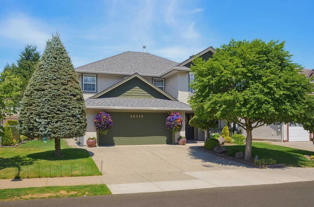 30719 CRESTVIEW AVENUE, Abbotsford, BC — Residential for Sale - Main Photo