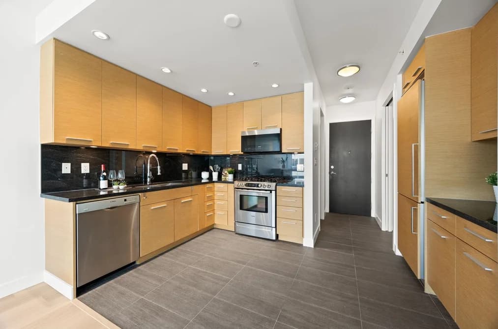 408 2528 MAPLE STREET, Vancouver, BC — Residential for Sale - Photo 2