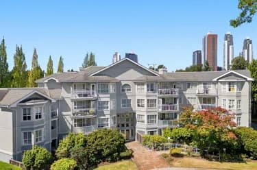 Condo for sale at 309 13939 Laurel Drive Surrey British Columbia - MLS: R3152238