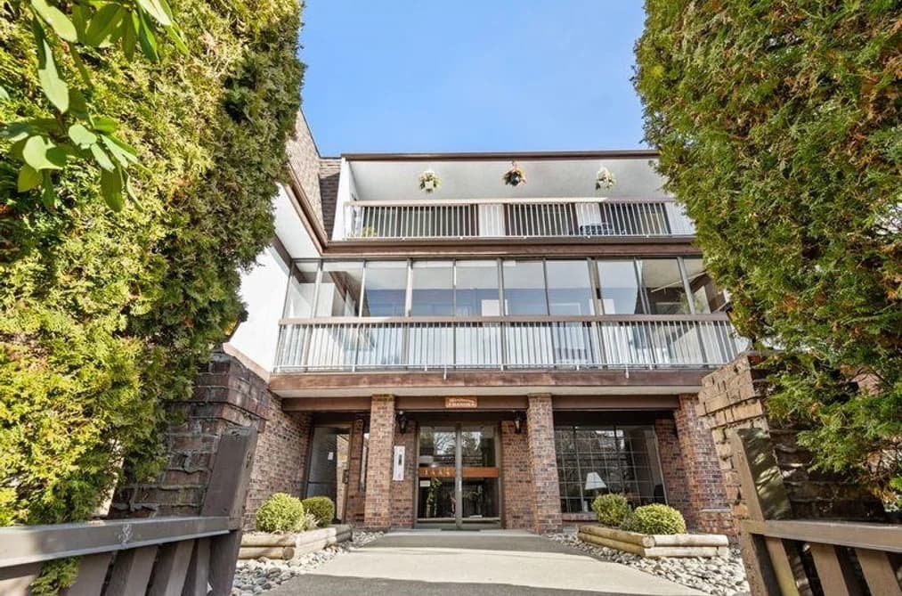 309 1444 MARTIN STREET, White Rock, BC — Residential for Sale - Photo 2