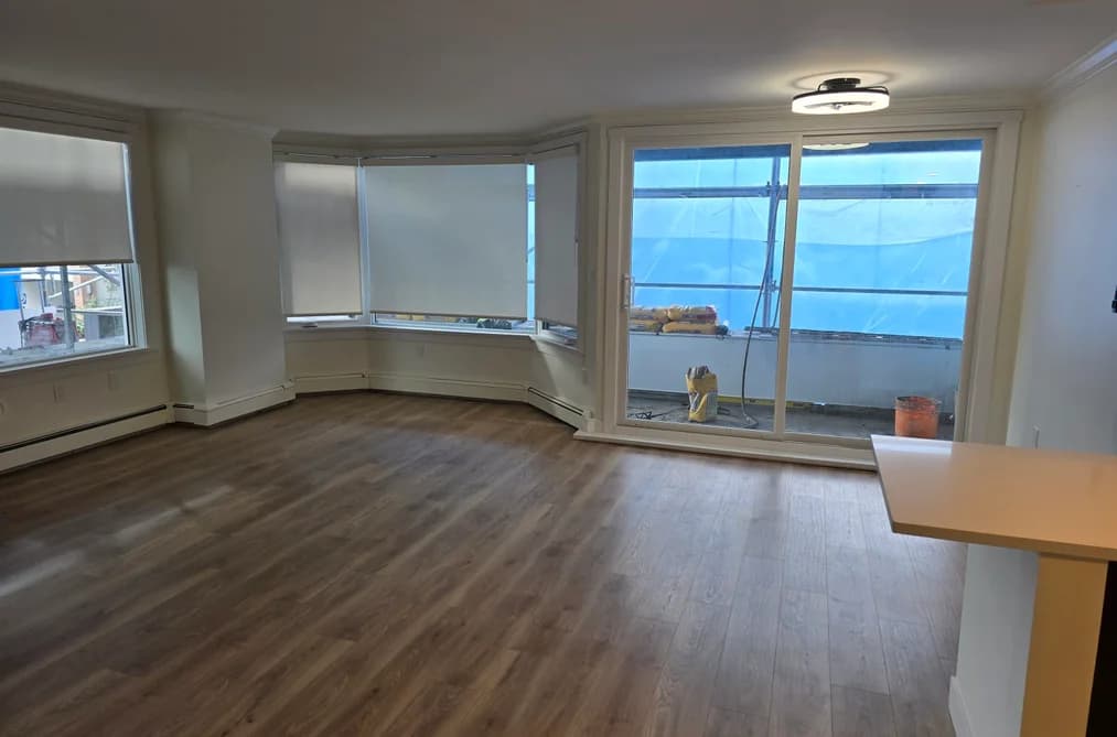 309 15111 RUSSELL AVENUE, White Rock, BC — Residential for Sale - Photo 2