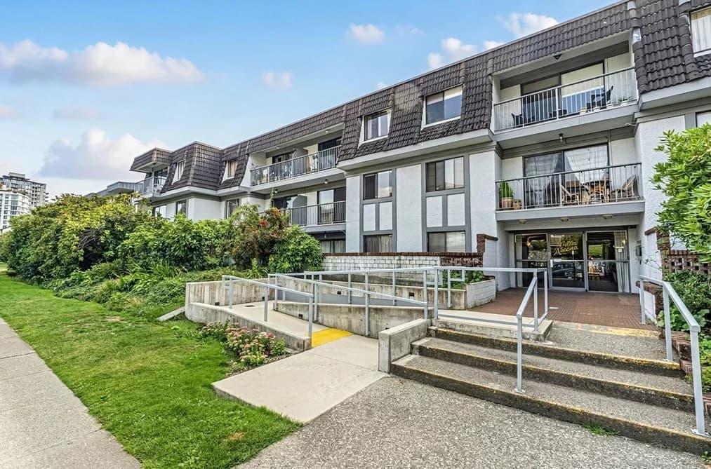 309 275 W 2ND STREET, North Vancouver, BC — Residential for Sale - Photo 2