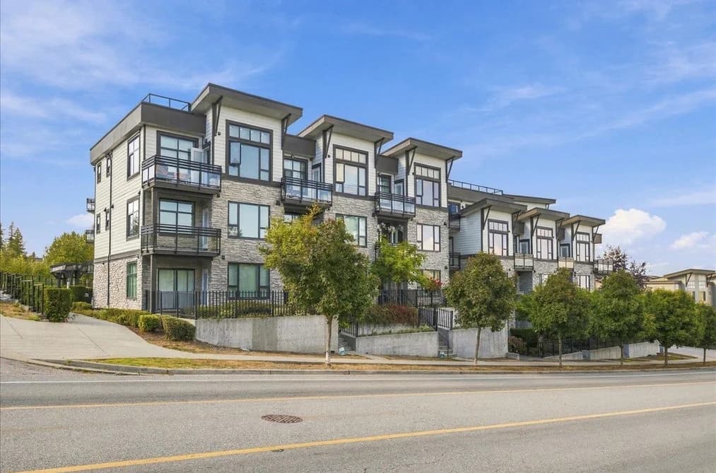 309 9983 E BARNSTON DRIVE, Surrey, BC — Residential for Sale - Main Photo