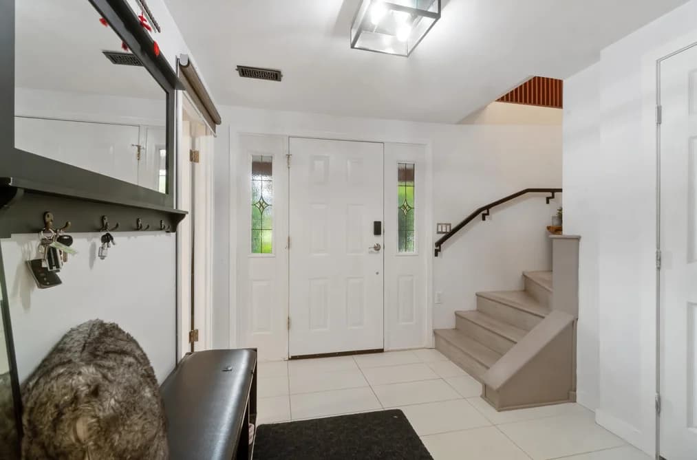 309 GLOUCESTER COURT, Coquitlam, BC — Residential for Sale - Photo 2