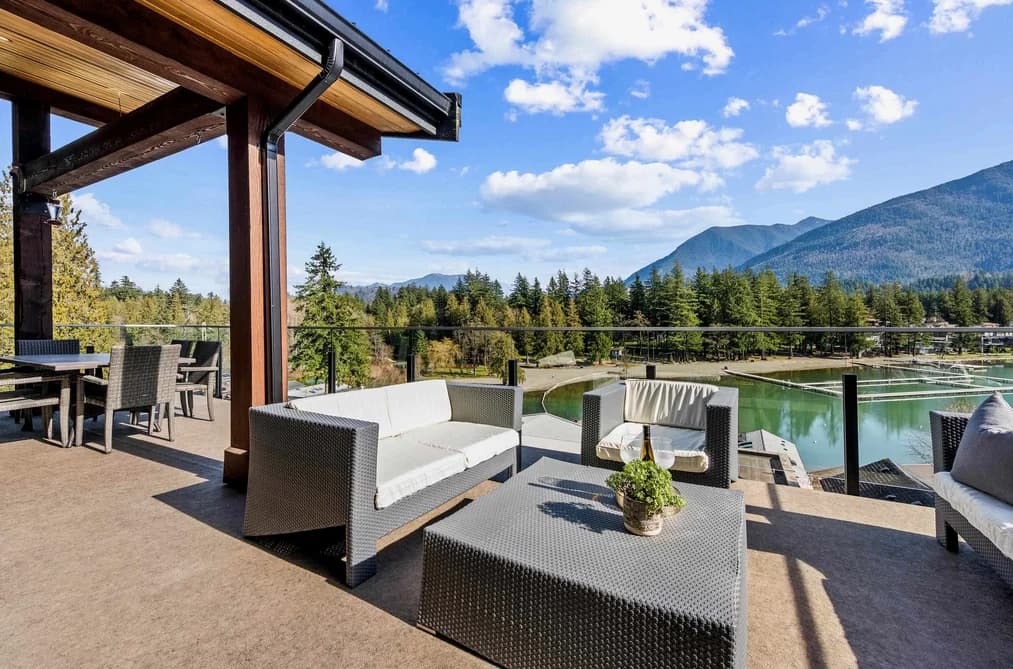 309 MUNROE AVENUE, Cultus Lake, BC — Residential for Sale - Photo 2