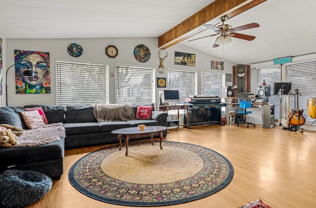 31 145 KING EDWARD STREET, Coquitlam, BC — Residential for Sale - Photo 2