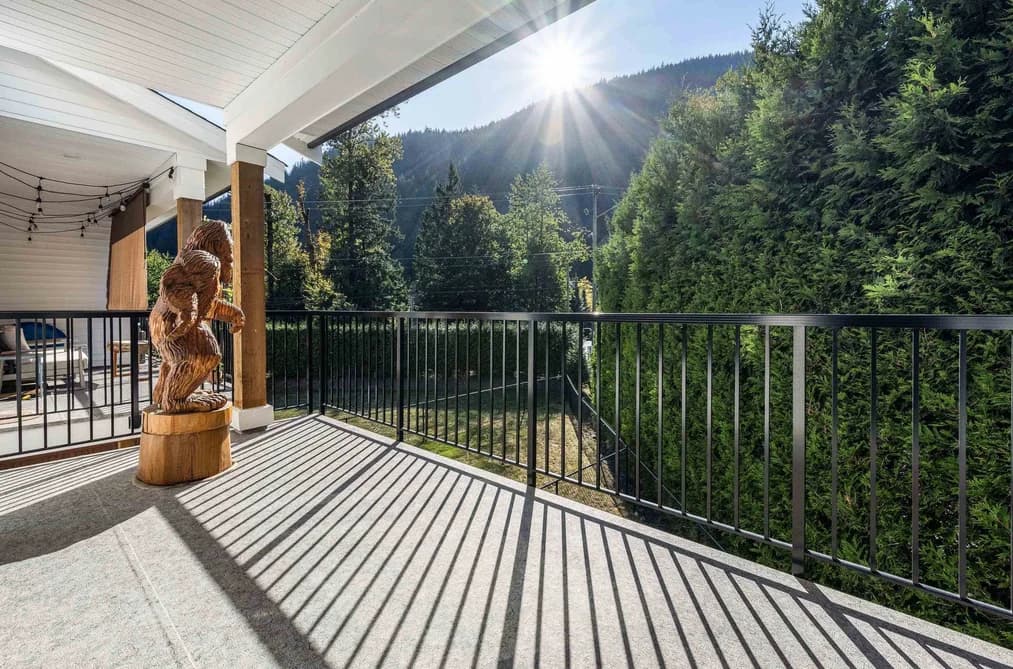31 386 PINE AVENUE, Harrison Hot Springs, BC — Residential for Sale - Photo 2