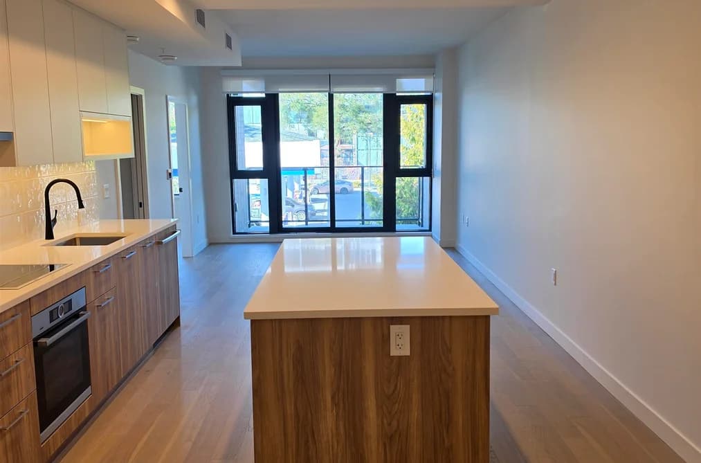 310 - 8398 Oak Street, Vancouver, BC - MLS: R3164354 - Photo 2 310 - 8398 Oak Street, Vancouver, BC - MLS: R3164354 - Photo 2