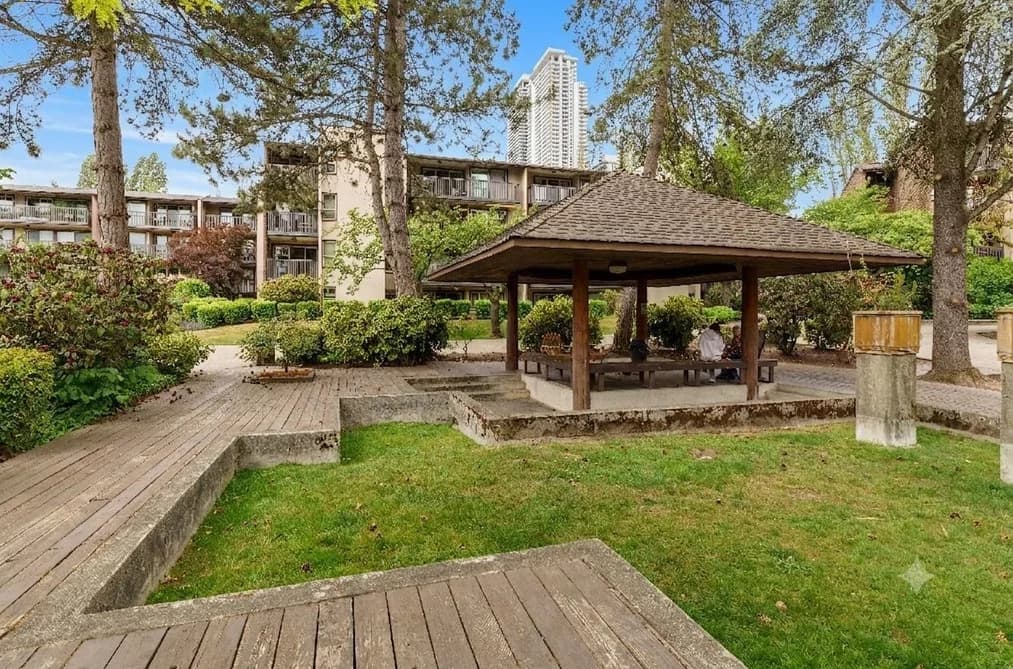 310 9867 MANCHESTER DRIVE, Burnaby, BC — Residential for Sale - Main Photo
