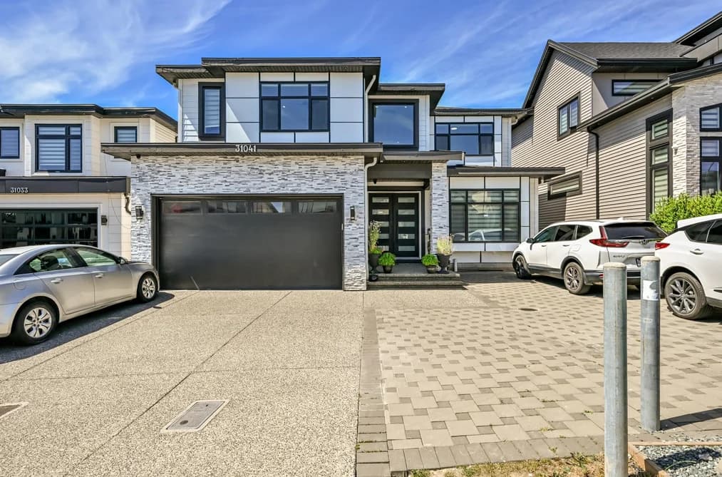 31041 N DEERTRAIL DRIVE, Abbotsford, BC — Residential for Sale - Main Photo