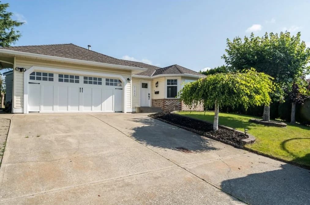 31043 UPPER MACLURE ROAD, Abbotsford, BC — Residential for Sale - Photo 2