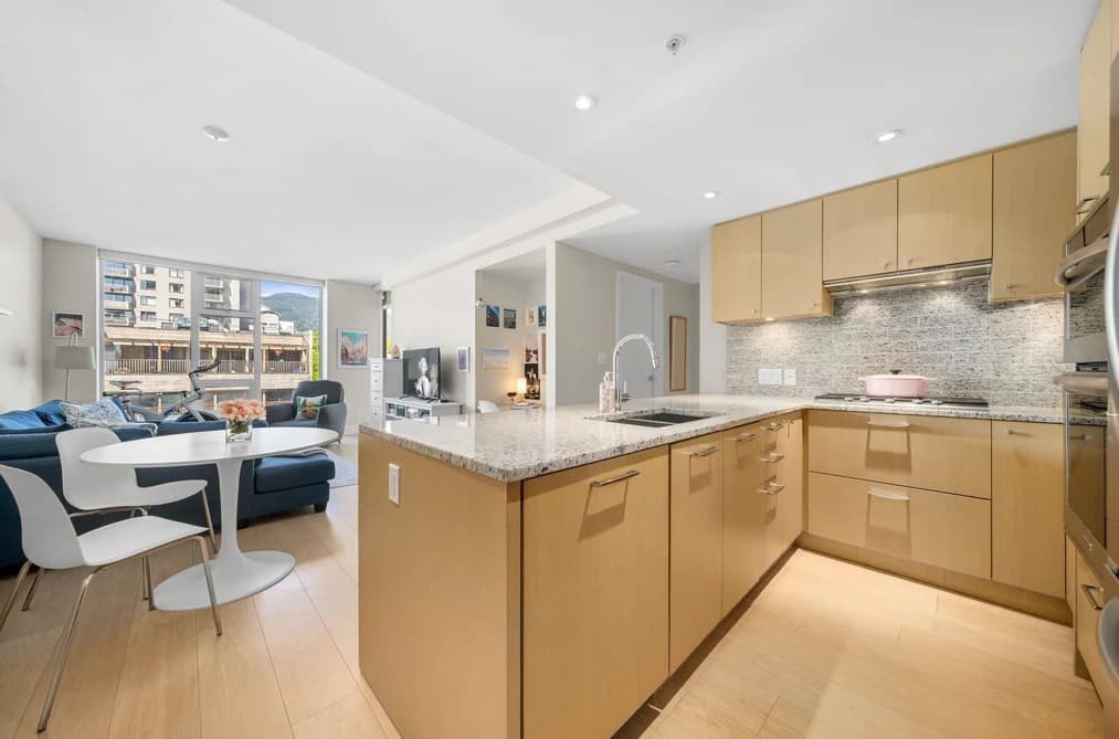 311 150 W 15 STREET, North Vancouver, BC — Residential for Sale - Main Photo