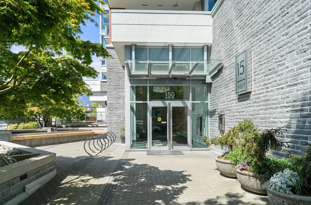 311 150 W 15 STREET, North Vancouver, BC — Residential for Sale - Photo 2