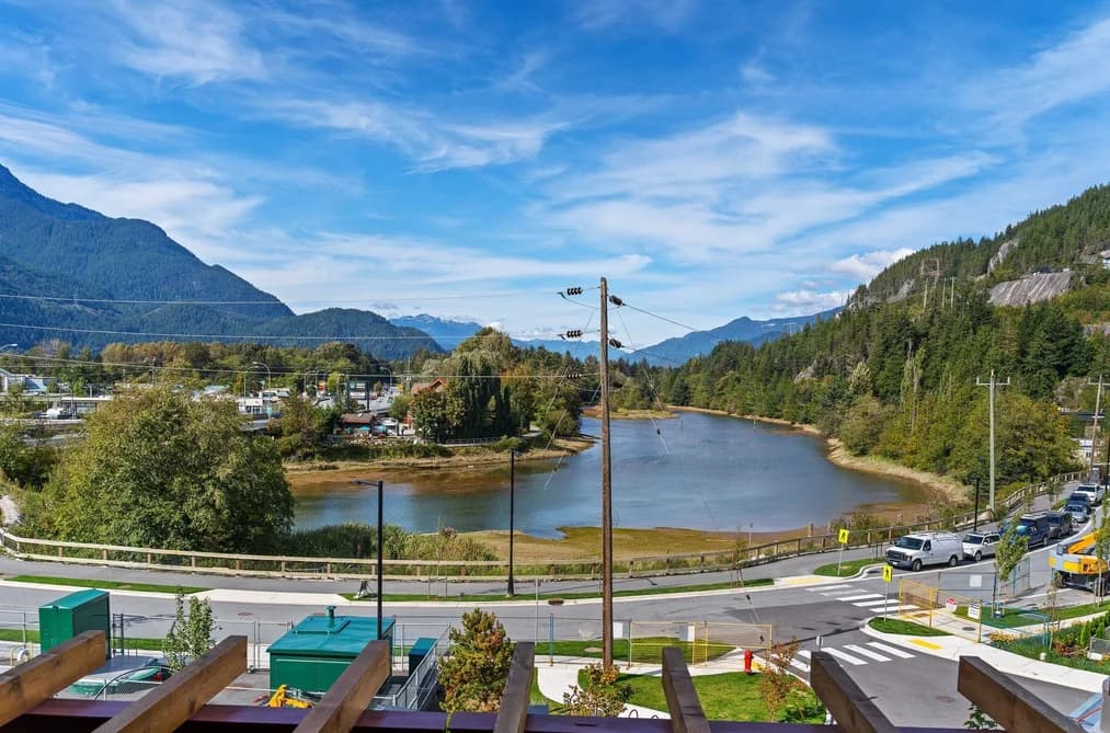 311 1500 SCOTT CRESCENT, Squamish, BC — Residential for Sale - Main Photo