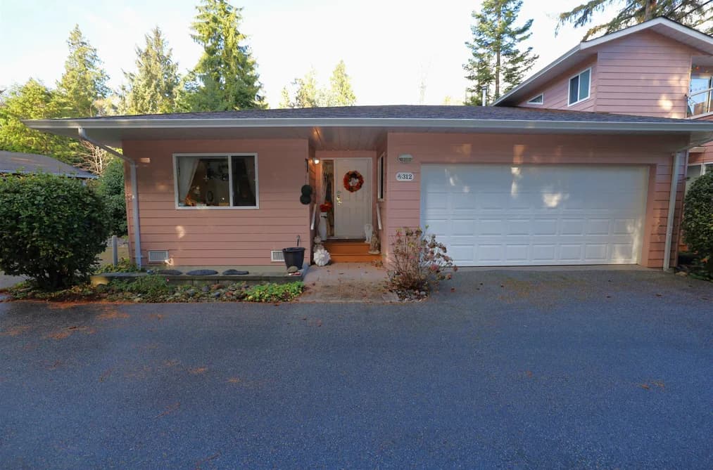 312 1585 FIELD ROAD, Sechelt, BC — Residential for Sale - Main Photo