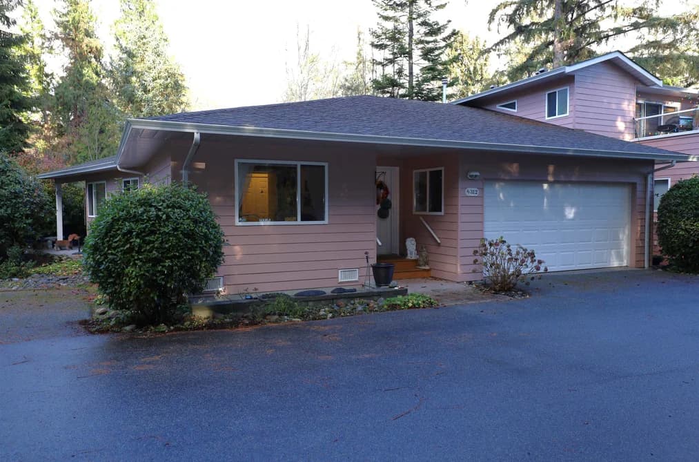 312 1585 FIELD ROAD, Sechelt, BC — Residential for Sale - Photo 2