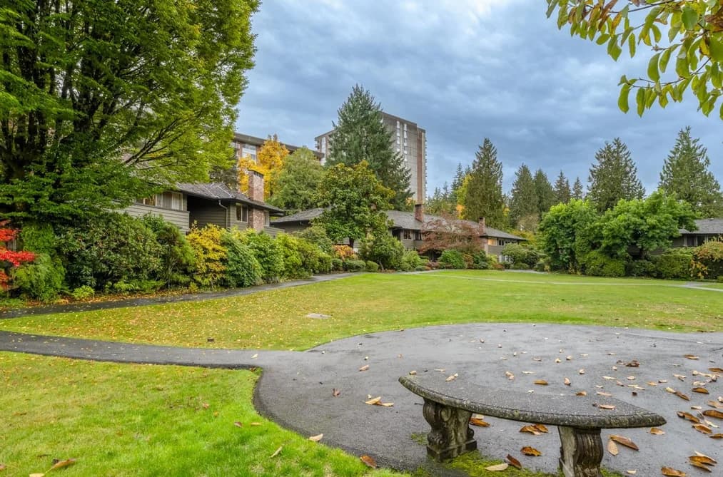 312 235 KEITH ROAD, West Vancouver, BC — Residential for Sale - Photo 2