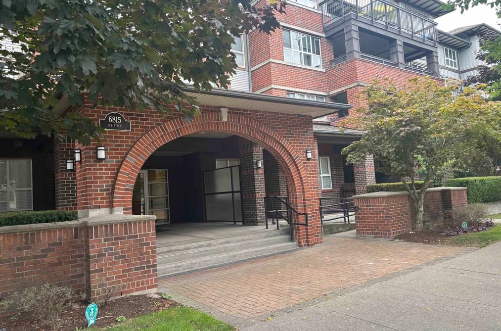 312 6815 188 STREET, Surrey, BC — Residential for Sale - Photo 2